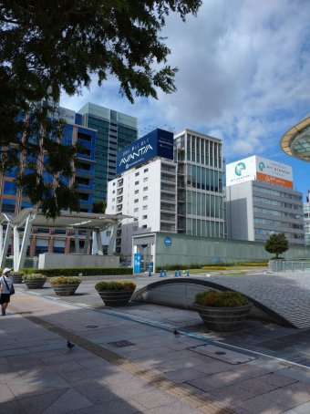 相続相談の税理士法人アイビス名古屋事務所へ向かう道から見えるオアシス